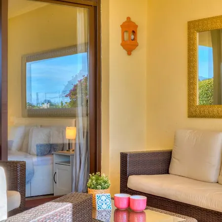 La Vie En Rose - Sea Views Flat