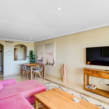 La Vie En Rose - Sea Views Flat